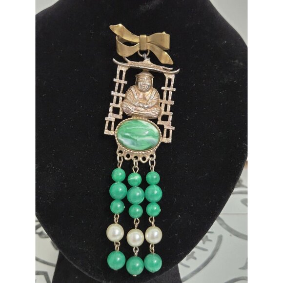 Vtg Gold Tone Buddha Green Beaded Statement Fringe Brooch Pin - Picture 1 of 9